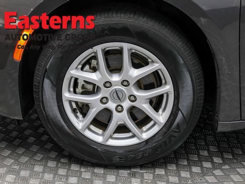 Used 2023 Chrysler Voyager LX image 33