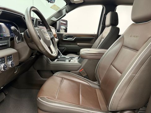 Used 2024 GMC Sierra 2500 Denali w/ Denali Reserve Package AWD/4WD image 4