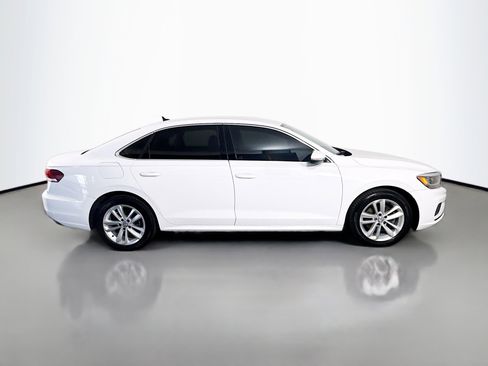 Used 2020 Volkswagen Passat 2.0T SE image 11