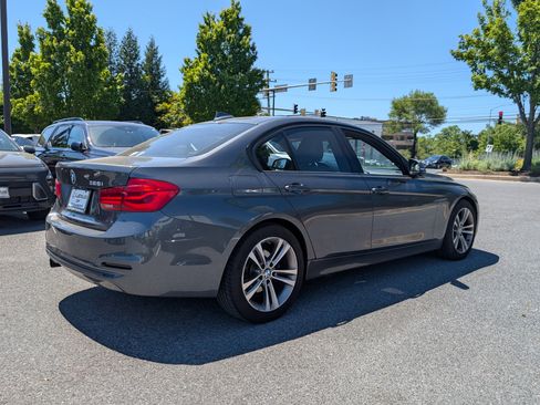 Used 2016 BMW 328i xDrive Sedan AWD/4WD image 3
