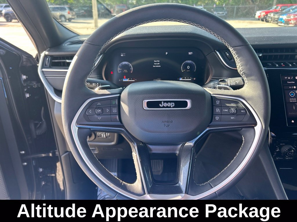 Used 2023 Jeep Grand Cherokee L Laredo AWD/4WD image 16