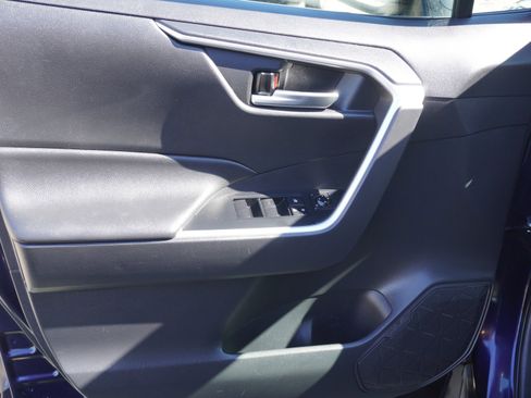 Used 2021 Toyota RAV4 XLE w/ XLE Grade Weather Package image 20