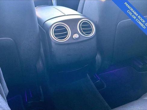 Used 2020 Mercedes-Benz GLC 300 4MATIC image 32