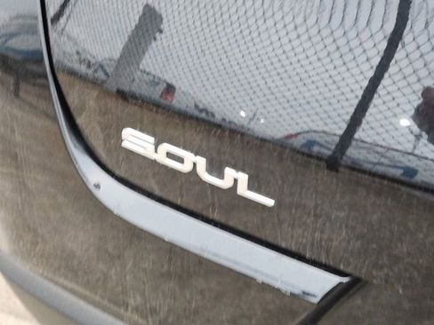 Used 2025 Kia Soul S image 10