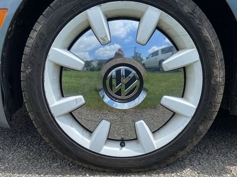 Used 2019 Volkswagen Beetle 2.0T Final Edition SEL FWD image 9