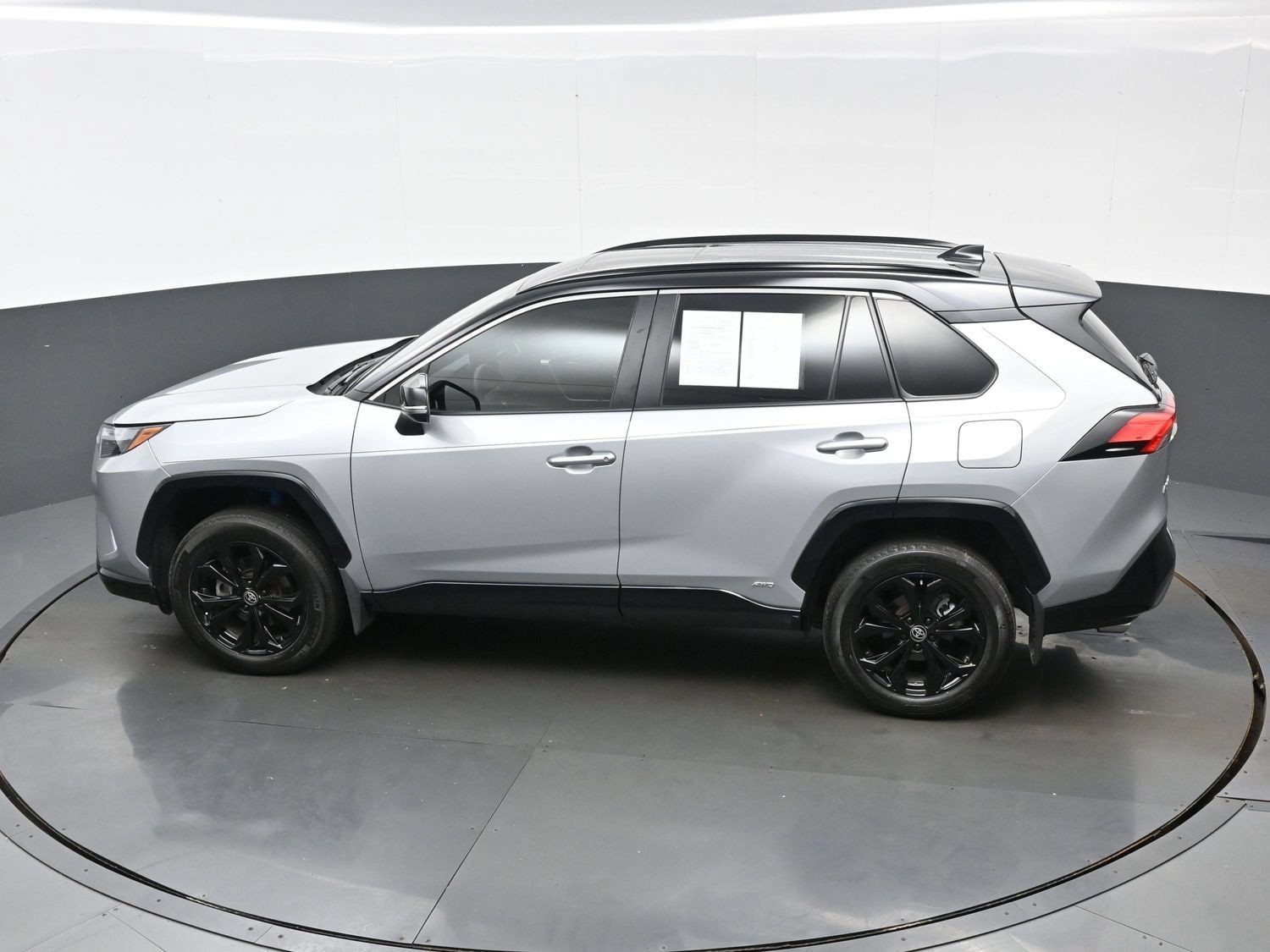 Used 2024 Toyota RAV4 XSE w/ Weather Package AWD/4WD image 39
