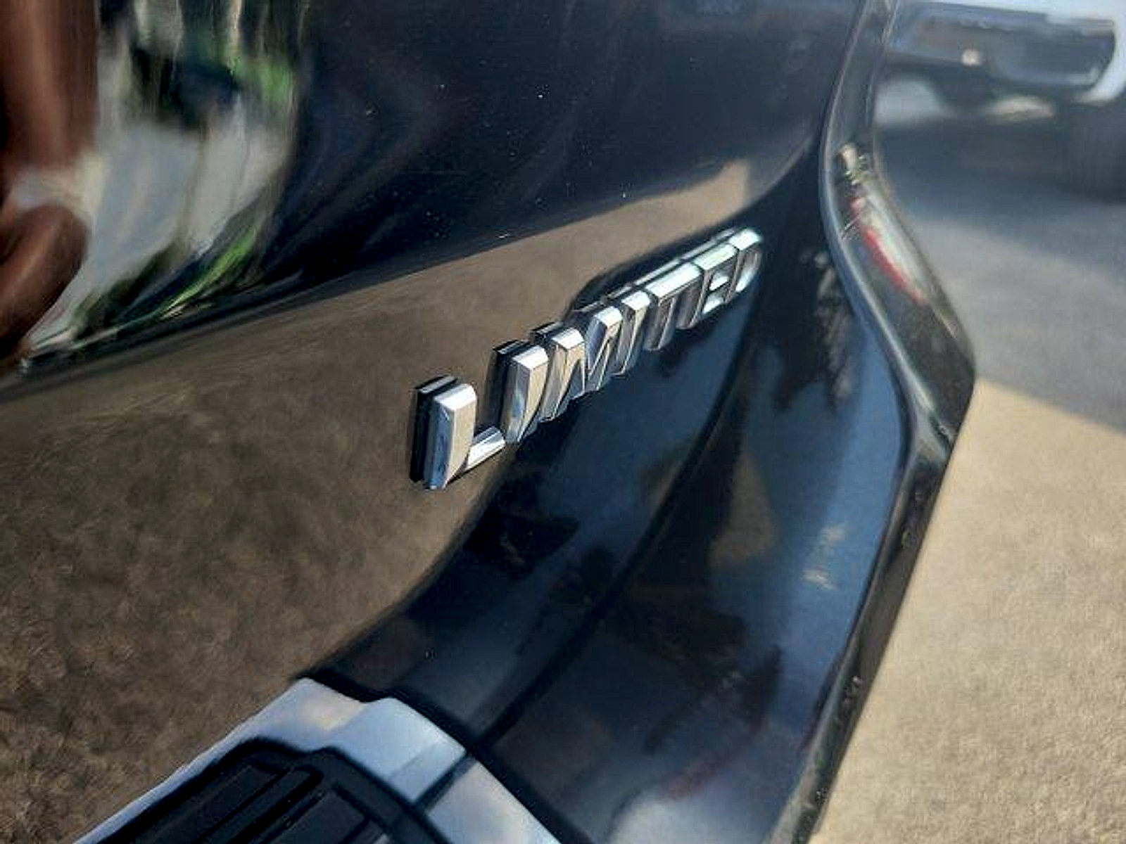 Used 2020 Jeep Grand Cherokee Limited RWD image 9
