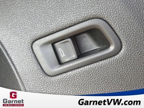 Used 2024 Volkswagen Atlas Peak Edition SE image 39