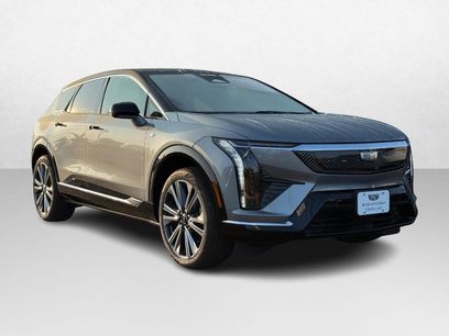 New 2025 Cadillac Optiq Luxury 2