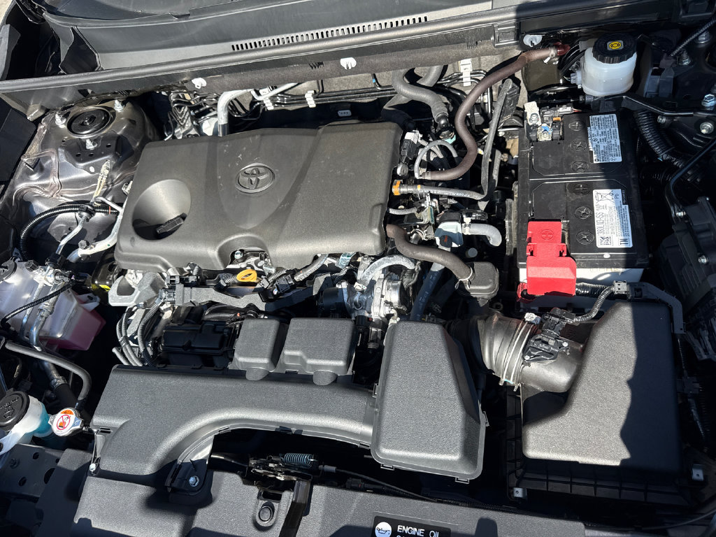 Used 2024 Toyota RAV4 XLE AWD/4WD image 36