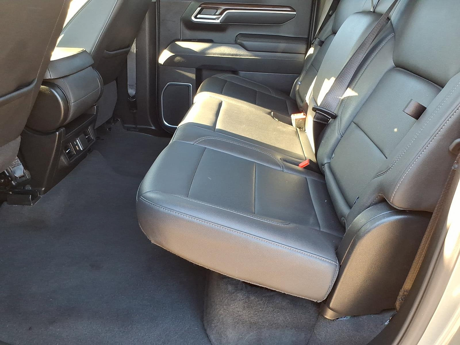 Used 2025 GMC Sierra 1500 SLT AWD/4WD image 10