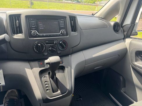 Used 2019 Nissan NV200 SV image 11