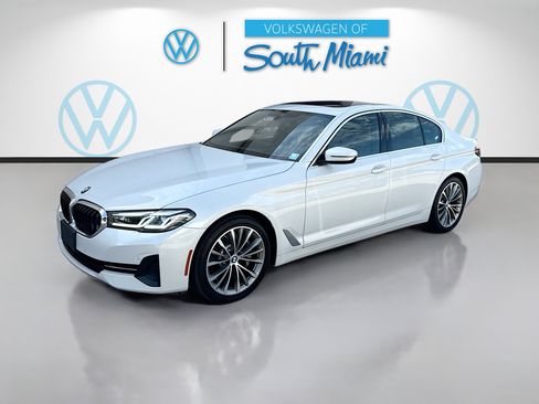 Used 2022 BMW 530i xDrive w/ Premium Package AWD/4WD image 3