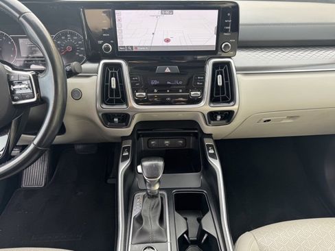 Certified 2022 Kia Sorento S image 18