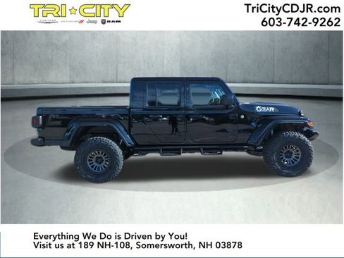 New 2025 Jeep Gladiator Sport image 6