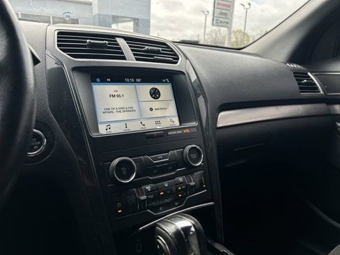Used 2018 Ford Explorer XLT w/ Equipment Group 201A AWD/4WD image 30