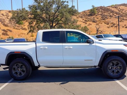 Used 2025 GMC Canyon Elevation image 9