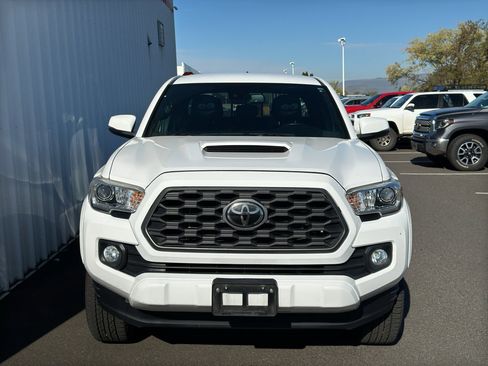 Used 2020 Toyota Tacoma TRD Sport w/ Technology Package AWD/4WD image 2