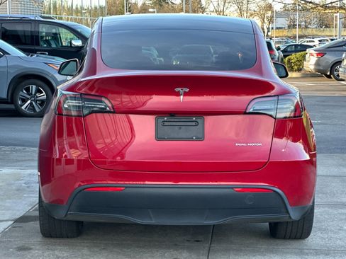 Used 2023 Tesla Model Y Long Range image 4