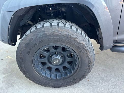 Used 2017 Toyota 4Runner image 11