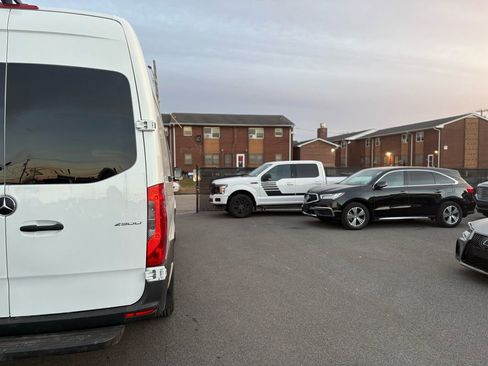 Used 2020 Mercedes-Benz Sprinter 2500 image 14