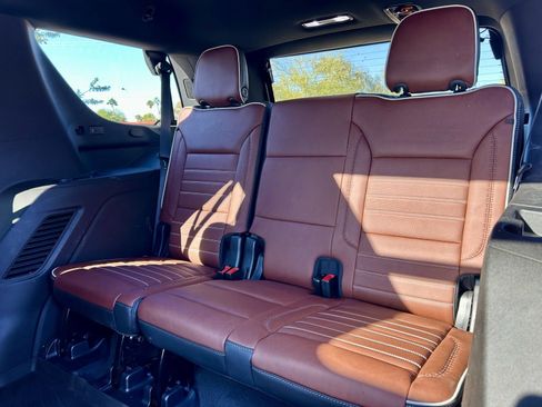 Used 2023 GMC Yukon Denali Ultimate image 14