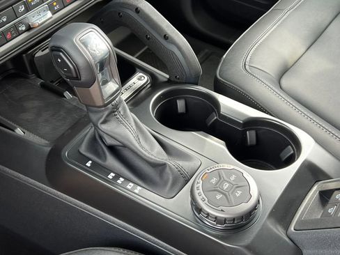 New 2025 Ford Bronco Badlands image 29