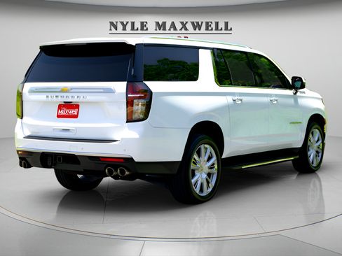 Used 2024 Chevrolet Suburban High Country RWD image 6