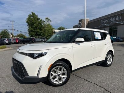 Used 2023 Kia Soul LX w/ Option Group 015