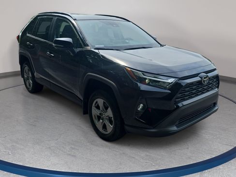 Used 2025 Toyota RAV4 XLE w/ Convenience Package FWD image 3