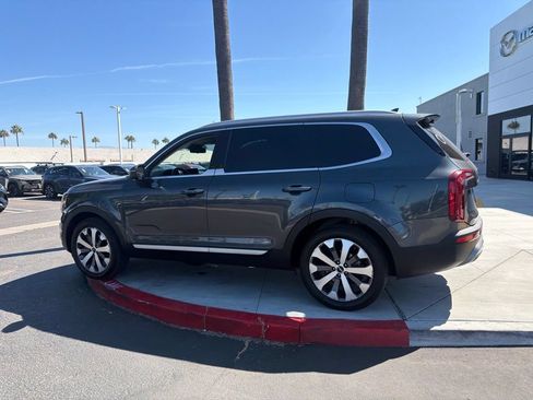 Used 2022 Kia Telluride S FWD image 7