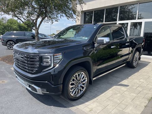 Used 2023 GMC Sierra 1500 Denali Ultimate AWD/4WD image 3