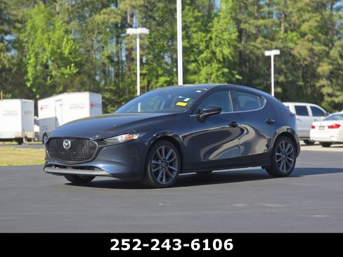 Used 2023 MAZDA MAZDA3 s FWD image 3