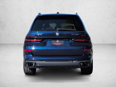 New 2026 BMW X7 xDrive40i w/ M Sport Package AWD/4WD image 8