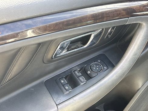 Used 2015 Ford Taurus Limited FWD image 16
