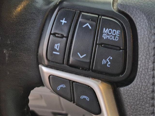 Used 2019 Toyota Highlander Plus FWD image 14