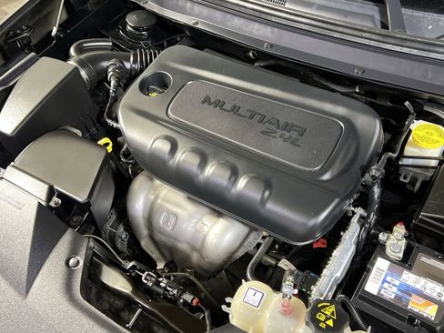 Used 2023 Jeep Cherokee Altitude Lux image 27