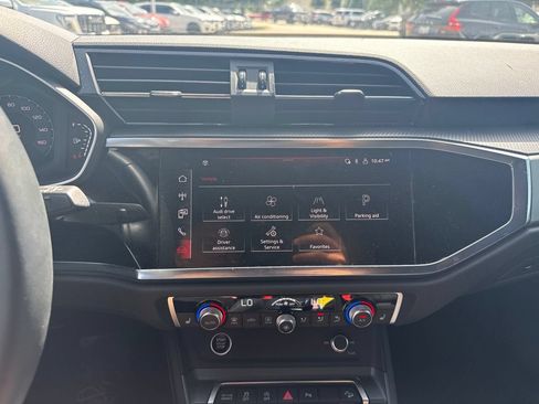 Used 2025 Audi Q3 2.0T Premium w/ Convenience Package AWD/4WD image 24