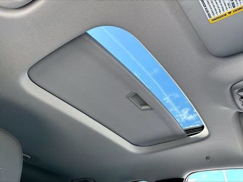 Used 2025 Chevrolet Trax ACTIV w/ Sunroof Package FWD image 22