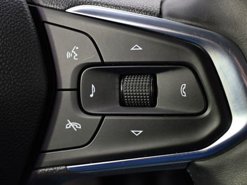 Used 2025 Chevrolet TrailBlazer LT w/ Convenience Package image 35