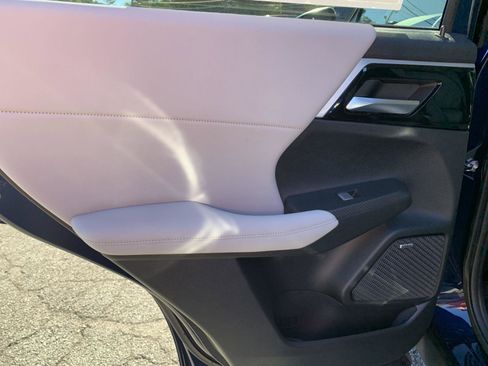 New 2025 Mitsubishi Outlander SE image 19