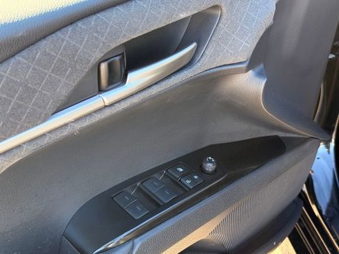 Used 2025 Toyota Camry XLE AWD/4WD image 23