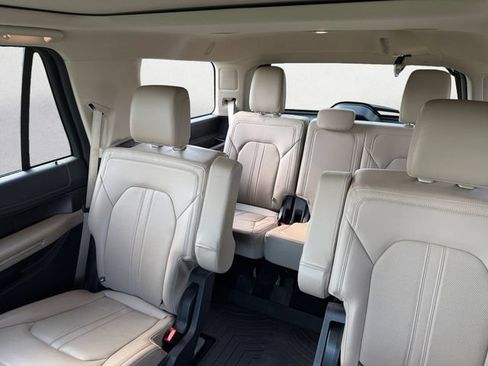 Used 2023 Ford Expedition Limited AWD/4WD image 13