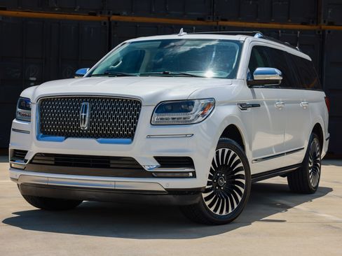Used 2020 Lincoln Navigator L Black Label w/ Cargo Convenience Package AWD/4WD image 1