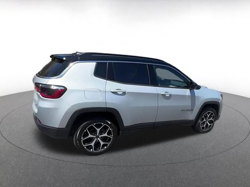 Used 2025 Jeep Compass Limited AWD/4WD image 15