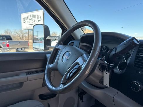 Used 2012 GMC Sierra 2500 SLE w/ SLE Preferred Package AWD/4WD image 17