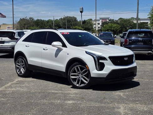 Used 2019 Cadillac XT4 Sport w/ Cold Weather Package FWD image 2
