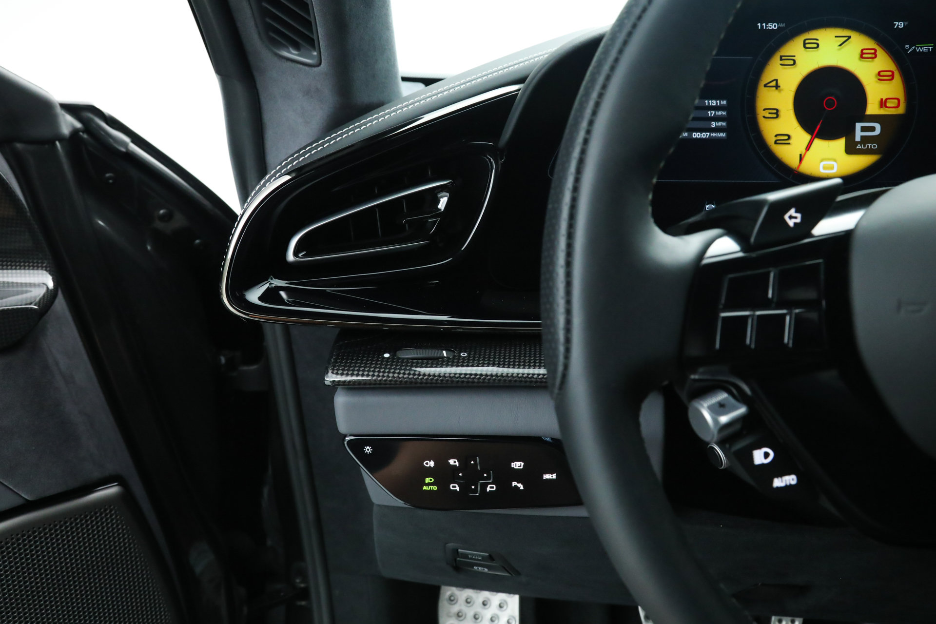 Used 2025 Ferrari Purosangue AWD/4WD image 33