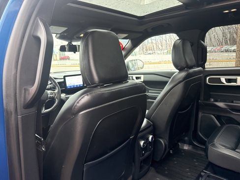 Used 2020 Ford Explorer XLT w/ Equipment Group 202A image 25