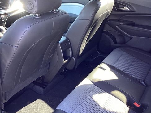 Used 2025 Chevrolet Trax LT w/ LT Convenience Package image 9